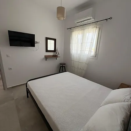 Naxian Olive House בית נופש *